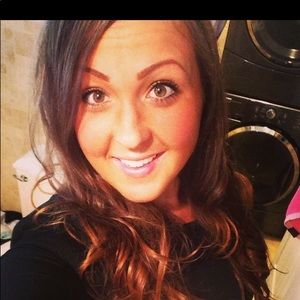 Meet your Posher, Lauren